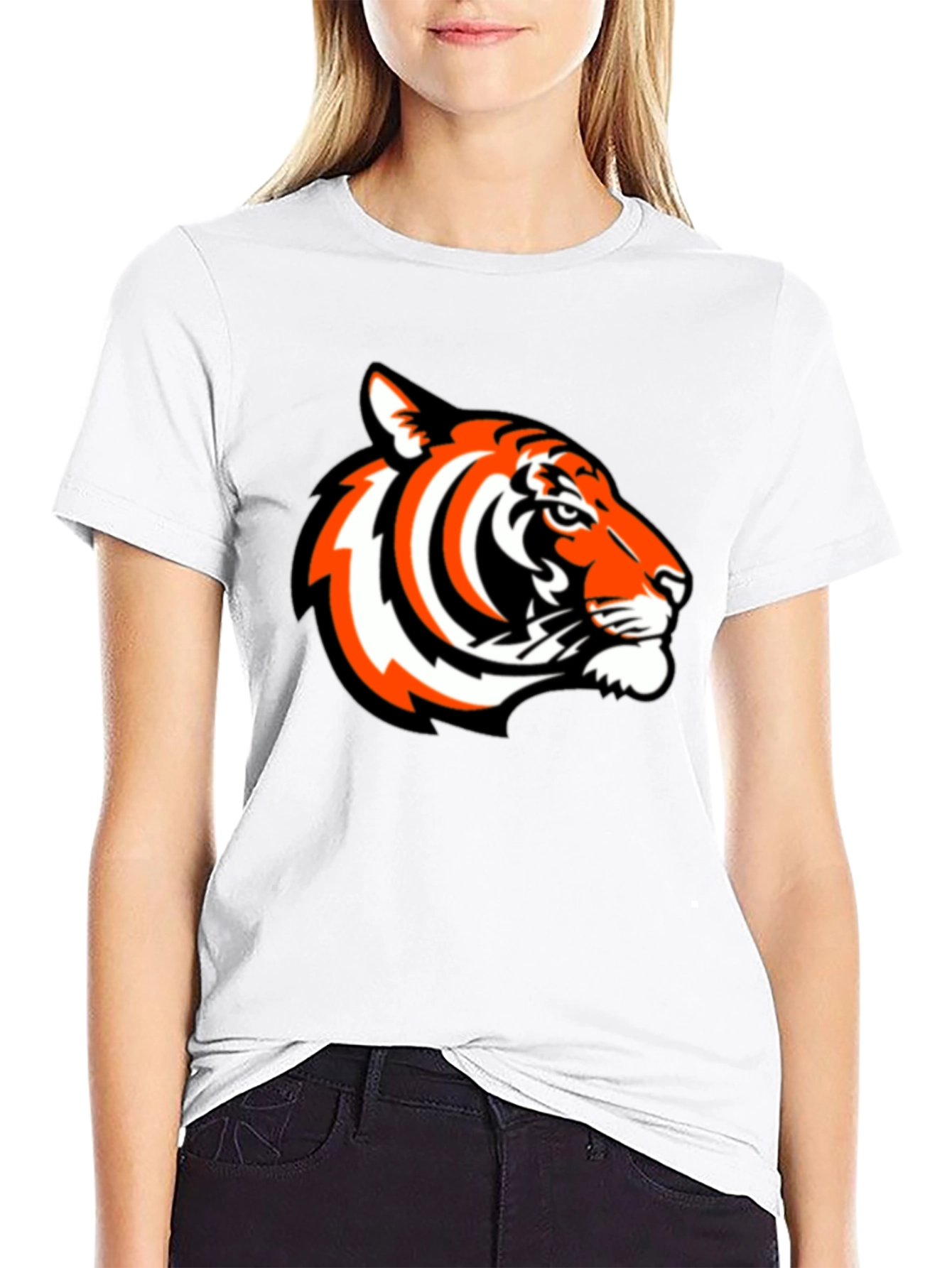 Bold Tiger Graphic Tee - Black Casual Comfort