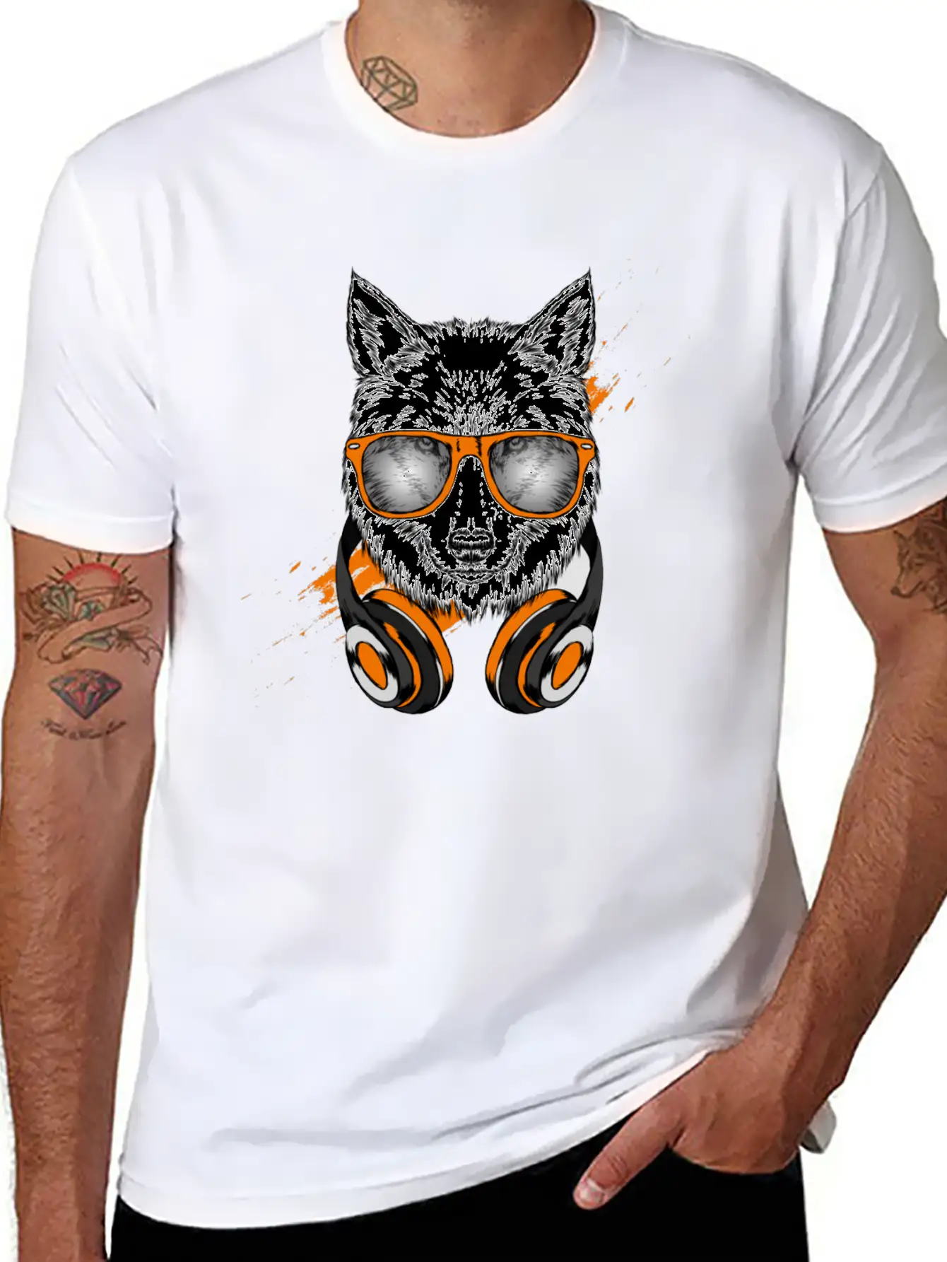 Hipster Wolf With Headphones Relaxed Everyday Tee – Lightweight And Durable Cotton