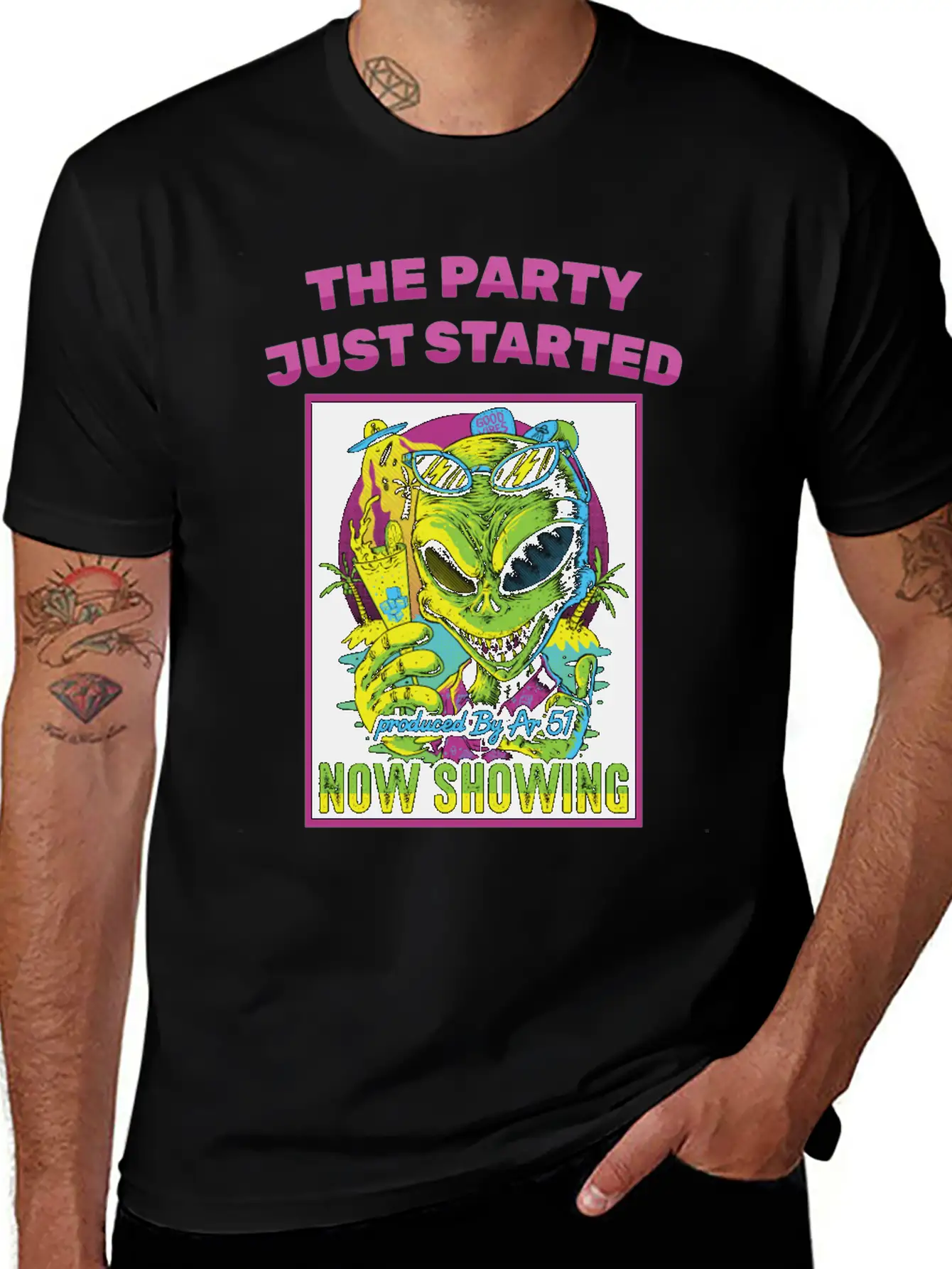 Horror Poster - The Party Just Started - Alien - Unisex Casual T-Shirt – Clean Design For Daily Comfort