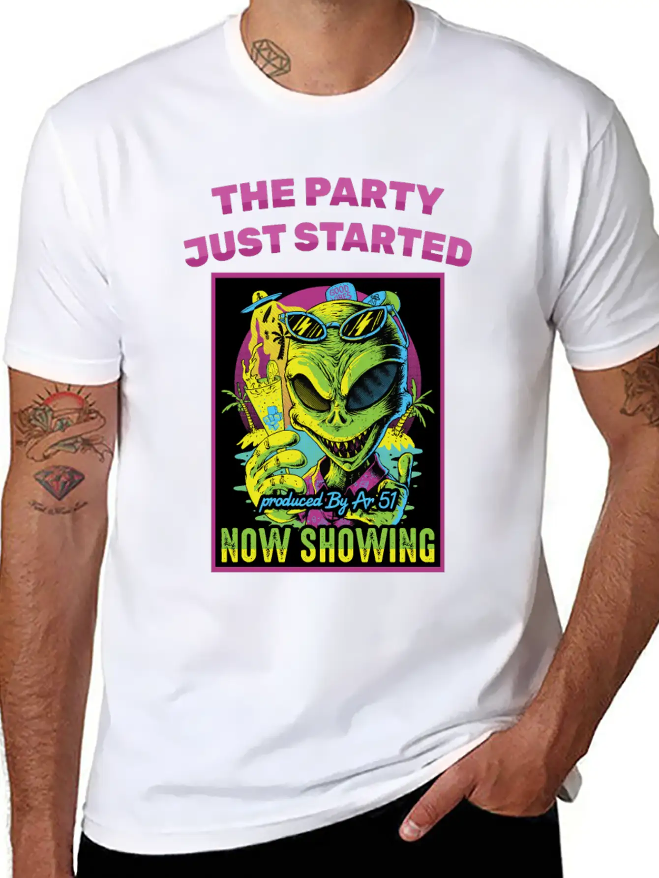 Horror Poster - The Party Just Started - Alien - Unisex Casual T-Shirt – Clean Design For Daily Comfort