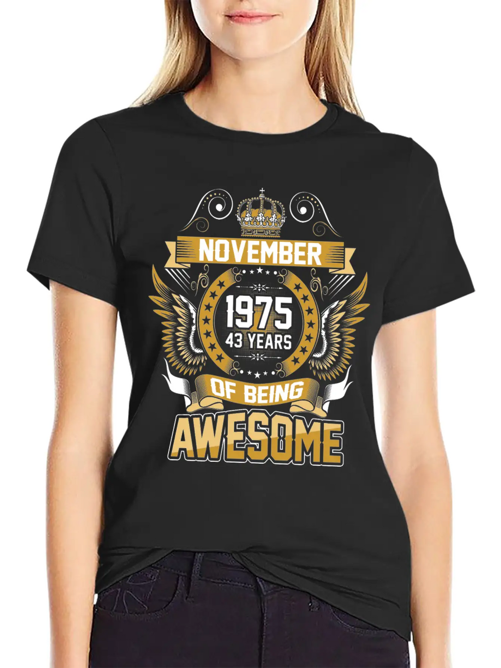 November 1975 43 Years Of Being Awesome Relaxed Everyday Tee – Lightweight And Durable Cotton