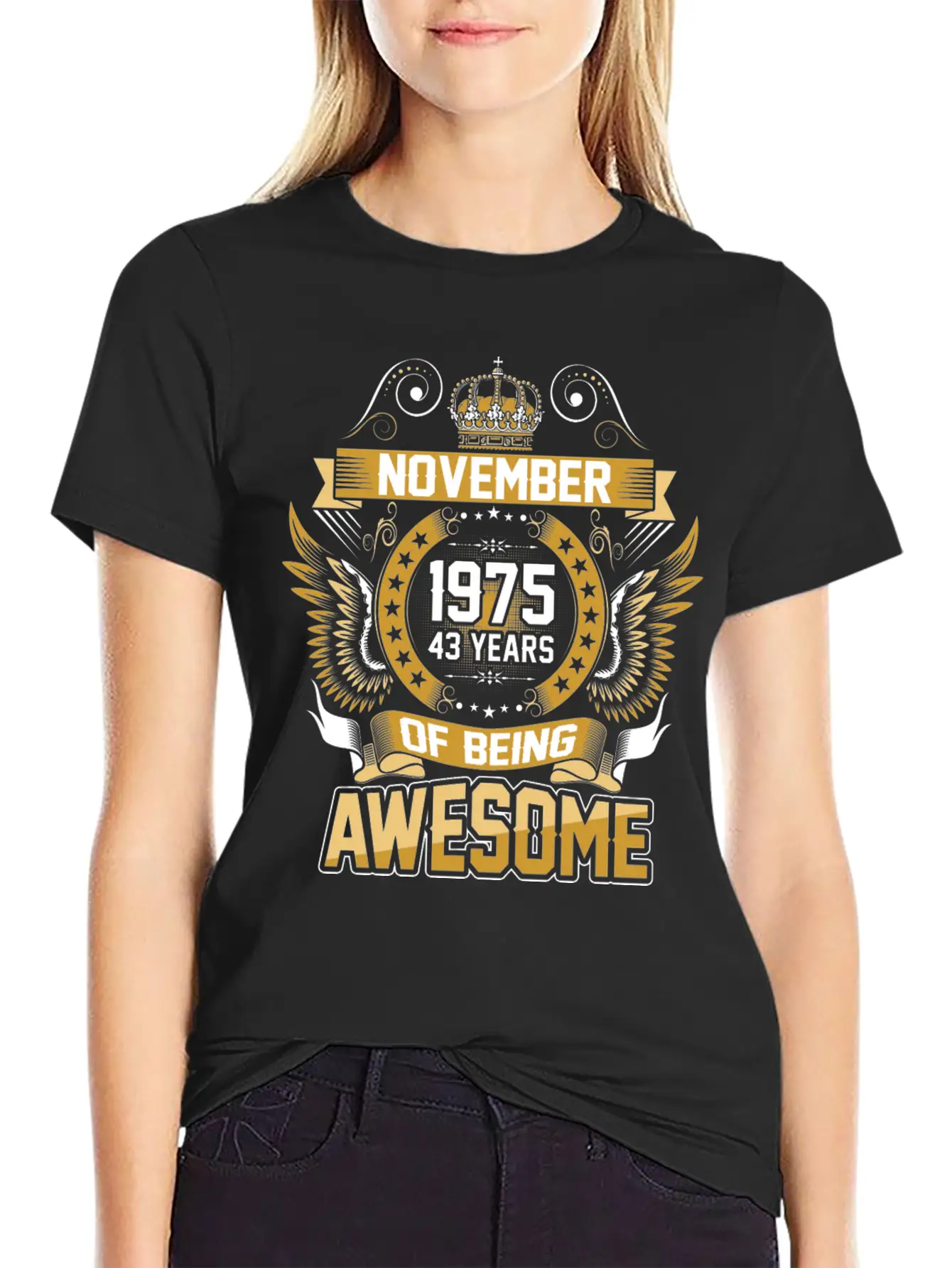 November 1975 43 Years Of Being Awesome Relaxed Everyday Tee – Lightweight And Durable Cotton