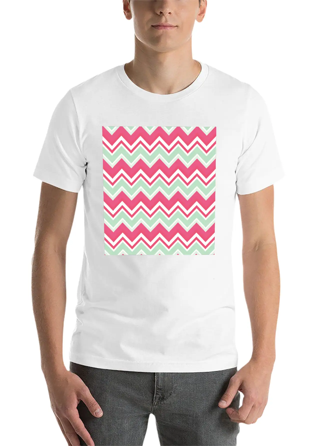 Pink Chevron Pattern Breathable Graphic T-Shirt – Perfect For Casual Days