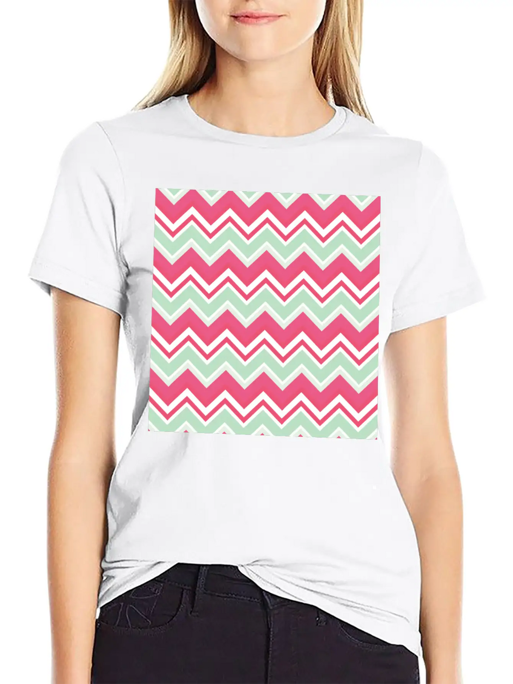 Pink Chevron Pattern Breathable Graphic T-Shirt – Perfect For Casual Days