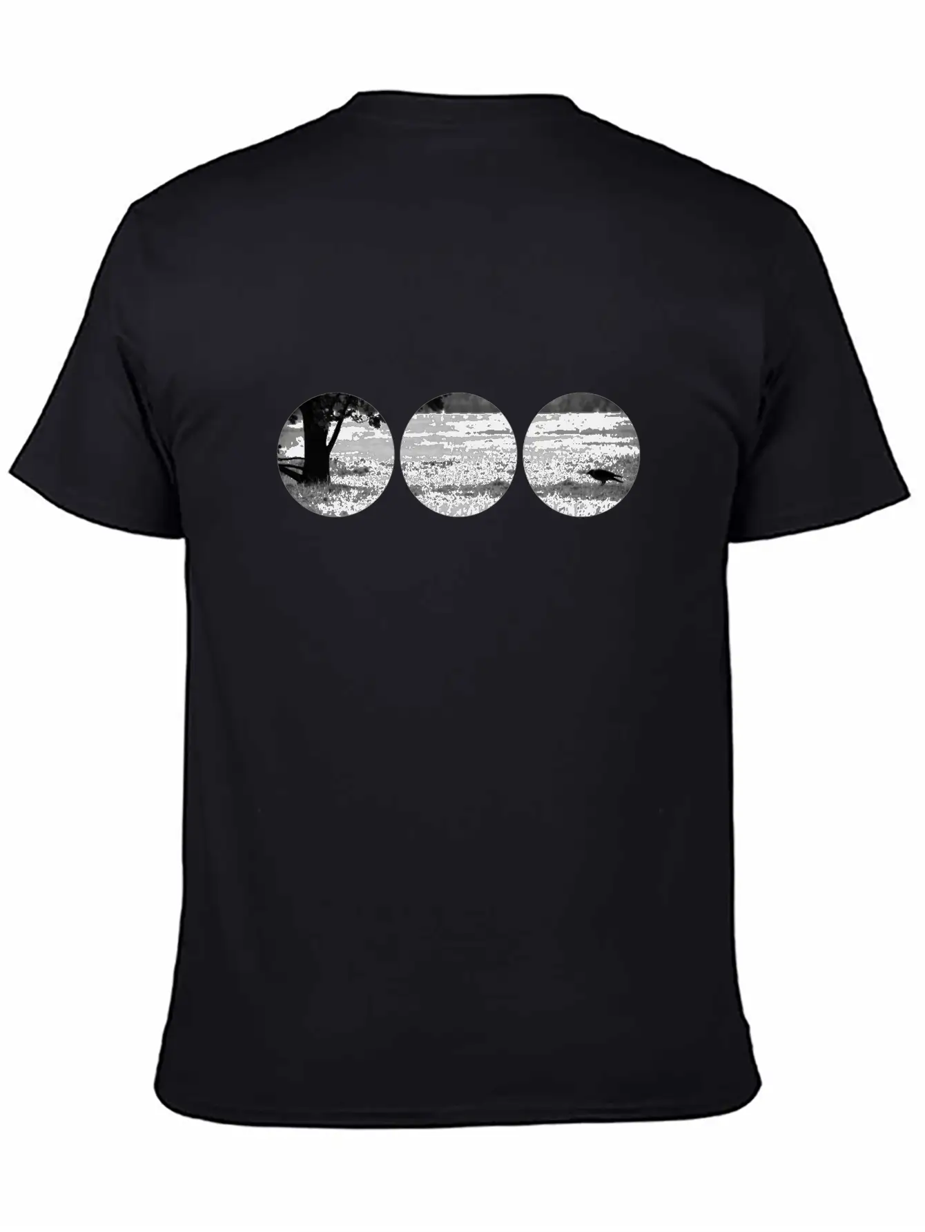 Raven On A Field In Circle Shapes Timeless Short Sleeve Tee – Comfy And Minimalist Design